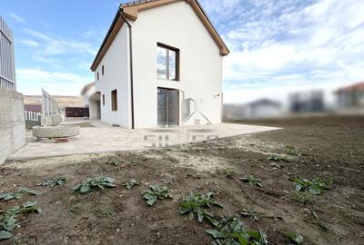 Duplex cu 5 camere cu Canalizare în Chinteni - 3
