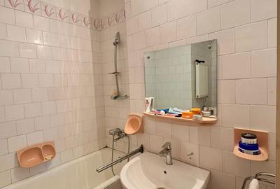 Apartament cu 4 camere decomandat în Central - 3