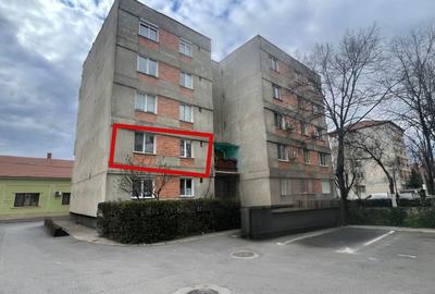 Apartament cu 3 camere decomandat în Cantemir - 2
