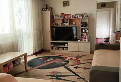 Apartament 3 camere, etajul 4/4, zona Eremia Grigorescu, Vest