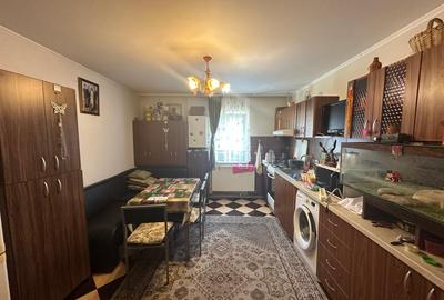 Apartament 2 camere - decomandat - parter - pivnita - zona Vasile Aaron - 4