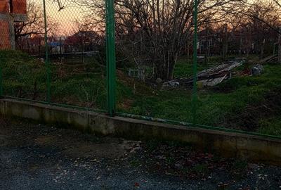 Teren de 250 mp, în Central - 1