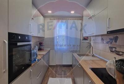 Apartament cu 4 camere de vanzare in zona Ultracentral - 2