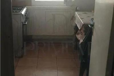 Lipovei - 2 Camere - Decomandat - Centrala termica proprie - Etaj intermediar - Bloc izolat - Custom