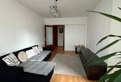 Apartament cu 4 camere decomandat în Central - 1