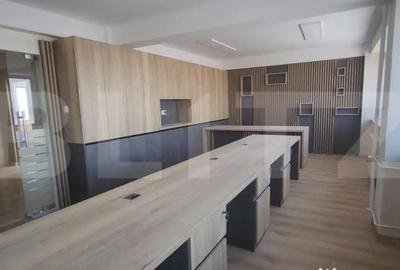 Spațiu comercial, de 130 mp, în Central - 8