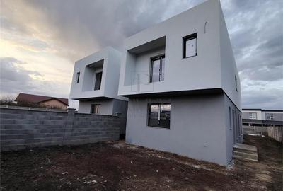 Duplex cu 5 camere cu Canalizare în Urseni - 4