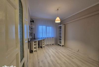 Apartament cu 3 camere decomandat în Central - 2