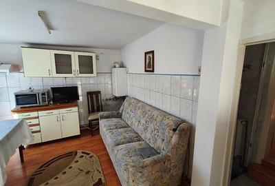 Casă cu 3 camere cu Canalizare în Poiana Țapului - 2