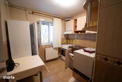 Apartament cu 3 camere decomandat, mobilat în Apărătorii Patriei - 1