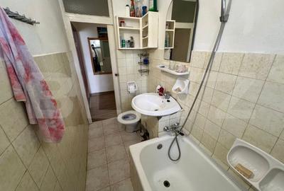 Apartament de vanzare, cu 2 camere, 40 mp, zona centrala - 5