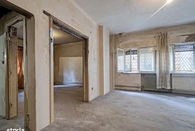 Apartament cu 3 camere semidecomandat în Calea Victoriei