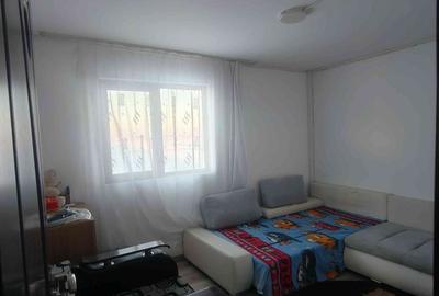 Casă cu 2 camere cu Teren 3000 Mp în Frumușani - 1