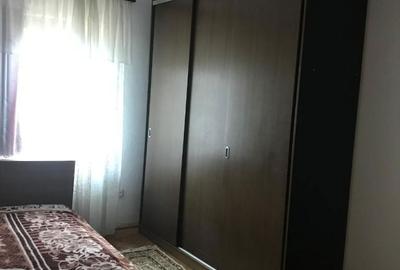Casă cu 6 camere cu Teren 2559 Mp în Peștișani - 3