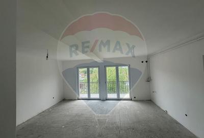 Apartament  de vanzare cu 5 camere, in apropiere de Baile Cojocna - 2