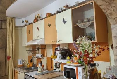 Apartament cu 3 camere semidecomandat în Central - 2