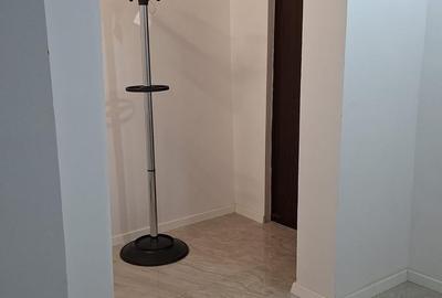 Birou, de 60 mp, în Centrul Civic - 3