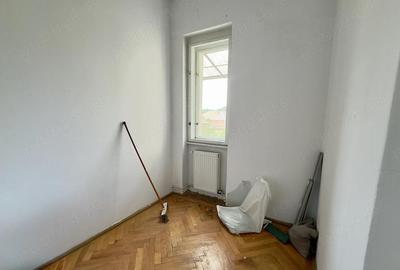 Apartament cu 4 camere semidecomandat în Medicină - 1