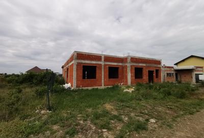 Casă individuală cu 6 camere cu Canalizare în Torontalului - 4