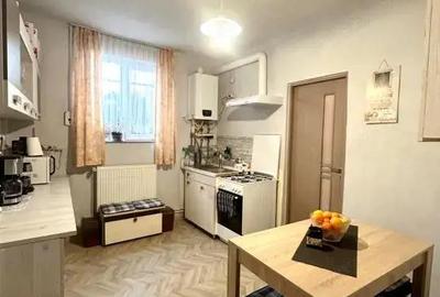 Apartament cu 3 camere la casa cu acces auto in curte Centru Oradea - 4