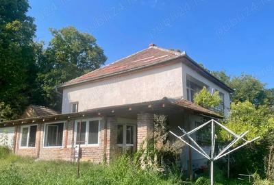 Vand sau schimb casa - 2