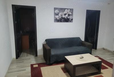 Apartament cu 3 camere semidecomandat în Inel II