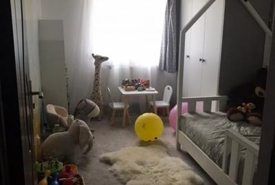 Dacia - Scoala G. Cosbuc - 3 camere decomandat - doua bai - 8