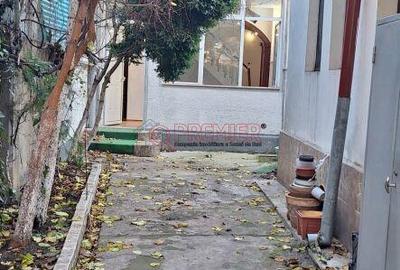 Apartament cu 4 camere în Calea Călărașilor - 9