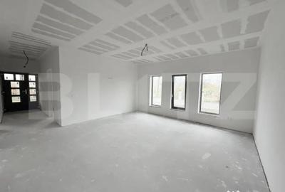 Casă cu 3 camere cu Teren 450 Mp în Lazuri