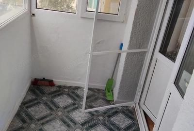 Apartament cu 2 camere semidecomandat în Titan