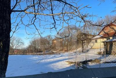 Teren de 1000 mp, în Central