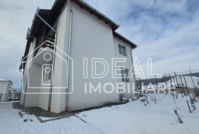 Duplex cu 4 camere cu Canalizare în Central - 2