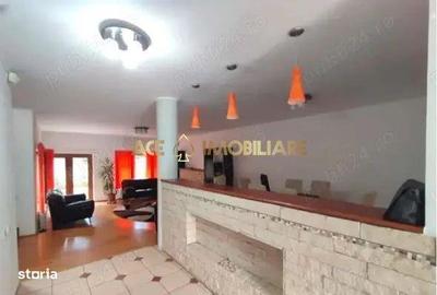 Casă cu 4 camere cu Canalizare în Central - 1