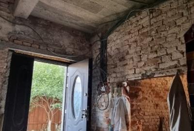 Casă individuală cu 5 camere cu Canalizare în Central - 3