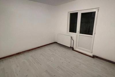Apartament cu 3 camere decomandat în Tomești - 1