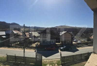 Casă cu 2 camere cu Teren 3050 Mp în Bezdead - 4