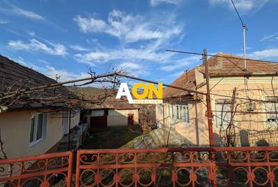 Casă individuală cu 3 camere cu Canalizare în Hăpria