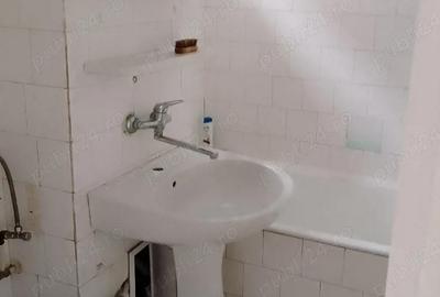 Apartament cu 3 camere semidecomandat în Central - 3