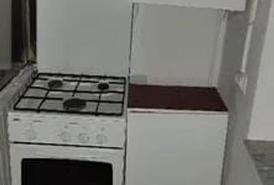 Apartament cu 3 camere semidecomandat în Hârșova - 4