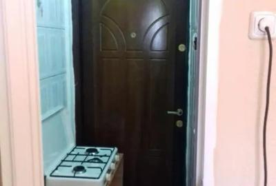 Garsonieră decomandată în Craiovița Nouă