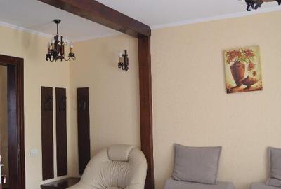 Casă cu 10 camere cu Teren 580 Mp în Poiana Țapului - 12