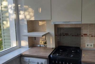 Garsonieră decomandată în Gorjului