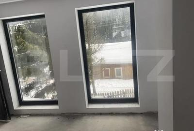 Casă cu 4 camere cu Teren 1096 Mp în Central - 1