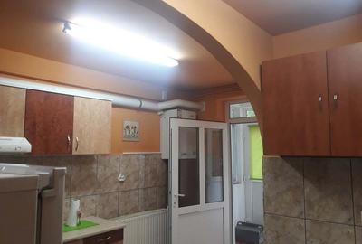 Dau in chirie apartament 3 camere zona spital judetean-piata Somes Satu Mare - 4