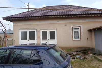 Casă cu 5 camere cu Teren 8481 Mp în Soreni - 1