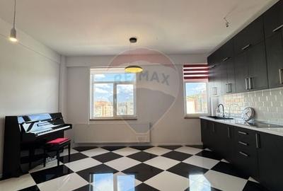 Apartament cu 2 camere decomandat în Vitrometan