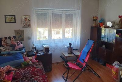 Casă cu 5 camere cu Teren 254 Mp în Hunedoara - 1