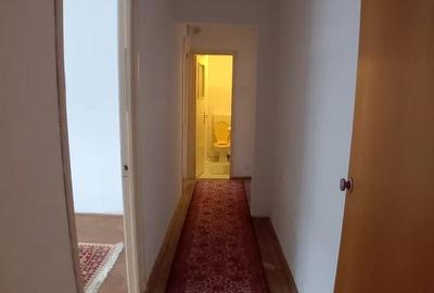 Apartament de 3 camere-Tractorul 9 Cu centrala ) - 5