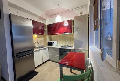 Apartament cu 3 camere semidecomandat, mobilat în UTA - 13