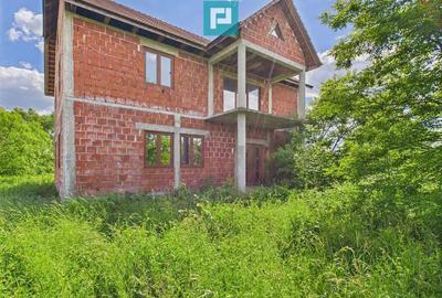 Casă cu 5 camere cu Teren 957 Mp în Beliu - 8